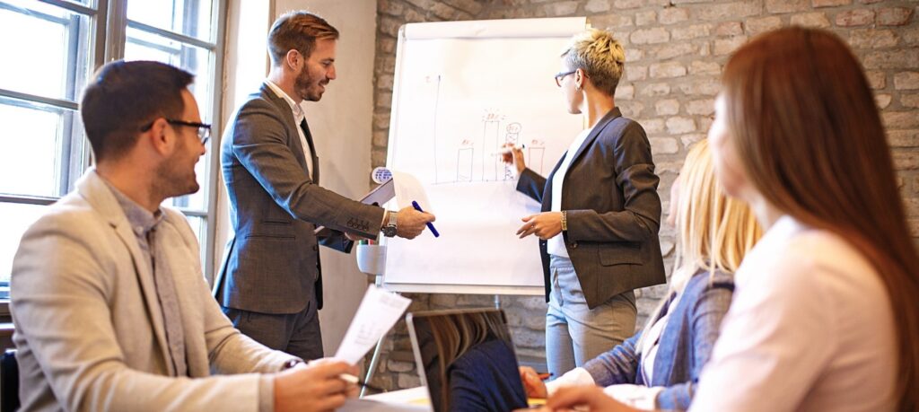 busines - AITOM B2B marketing, CRM